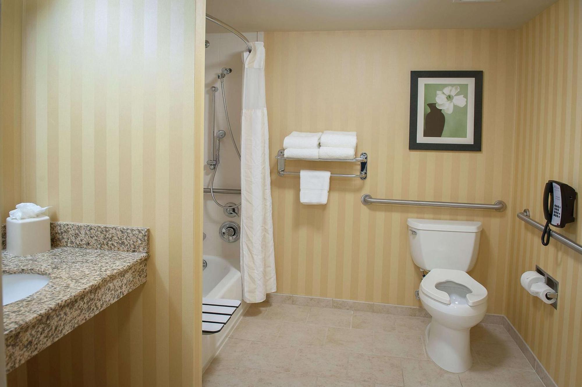 Queen Room with Two Queen Beds and Accessible Tub - Mobility Access